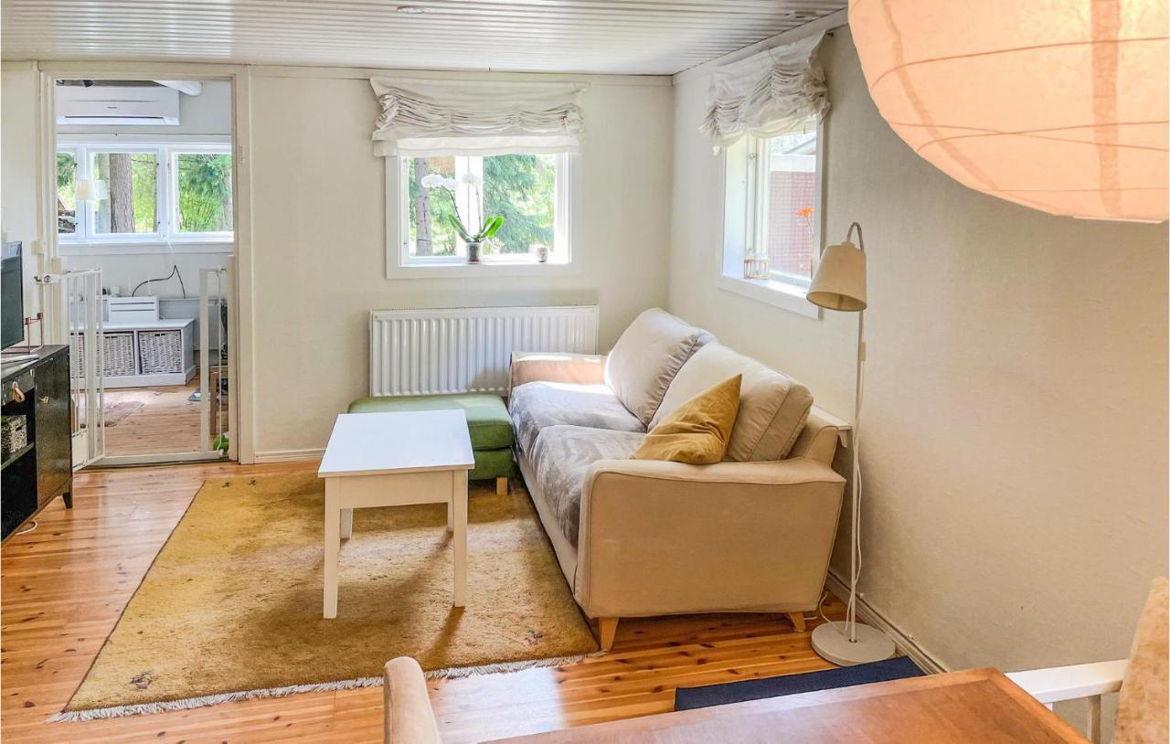 Cozy Home In Oerebro With Wifi Εξωτερικό φωτογραφία
