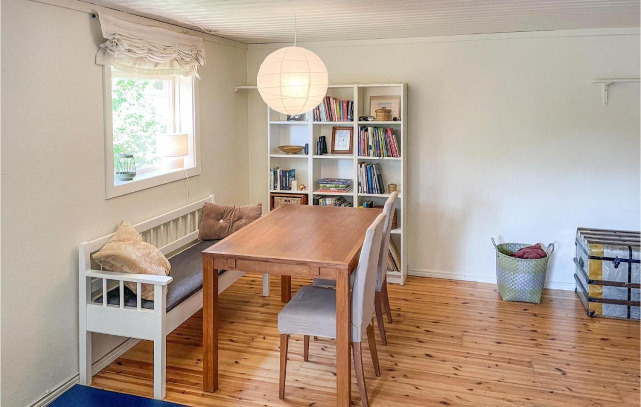Cozy Home In Oerebro With Wifi Εξωτερικό φωτογραφία